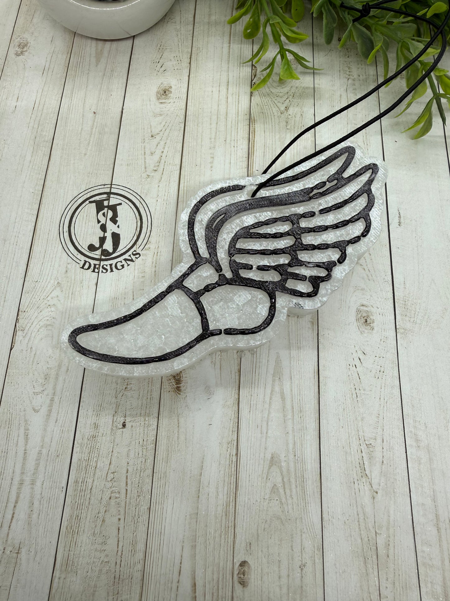 Winged shoe